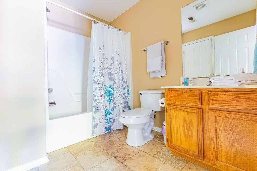 Cozy Pigeon Forge Home W Hot Tub Near River Екстер'єр фото