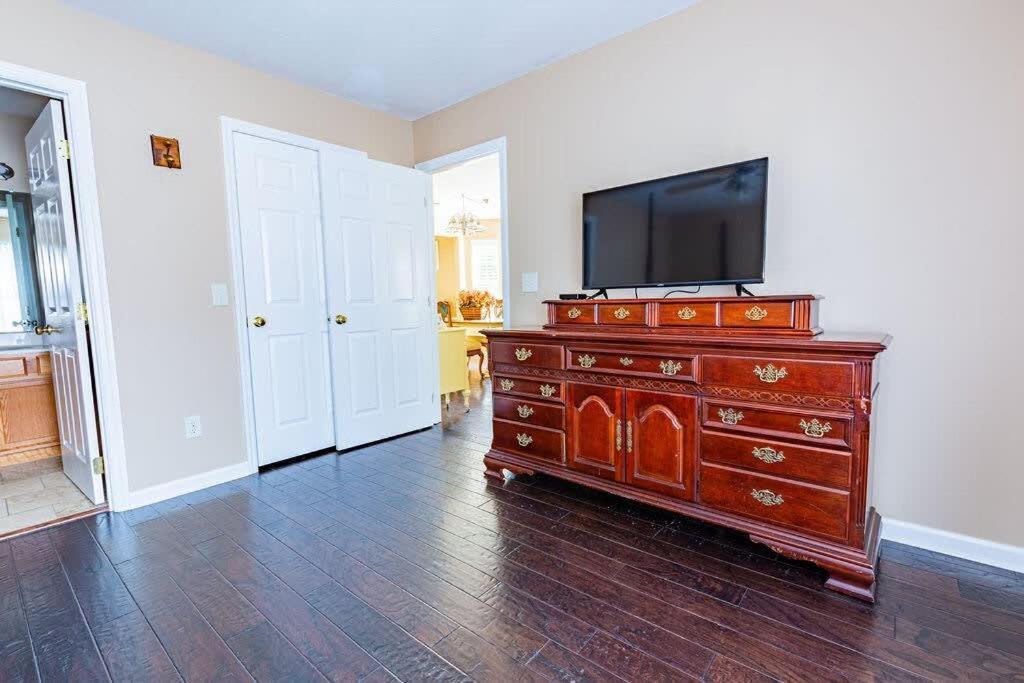 Cozy Pigeon Forge Home W Hot Tub Near River Екстер'єр фото