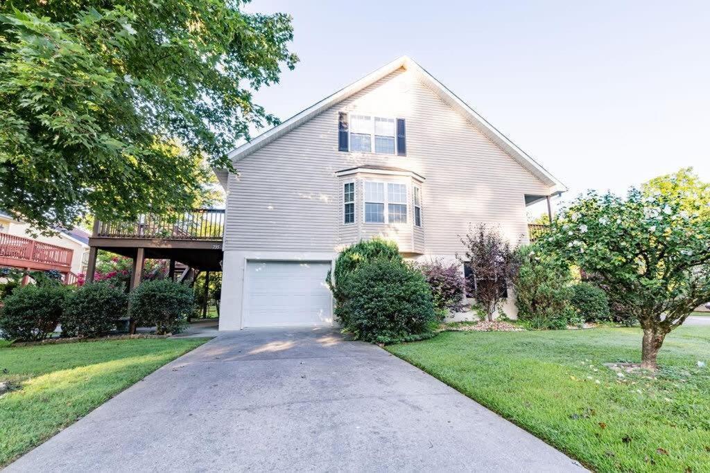 Cozy Pigeon Forge Home W Hot Tub Near River Екстер'єр фото
